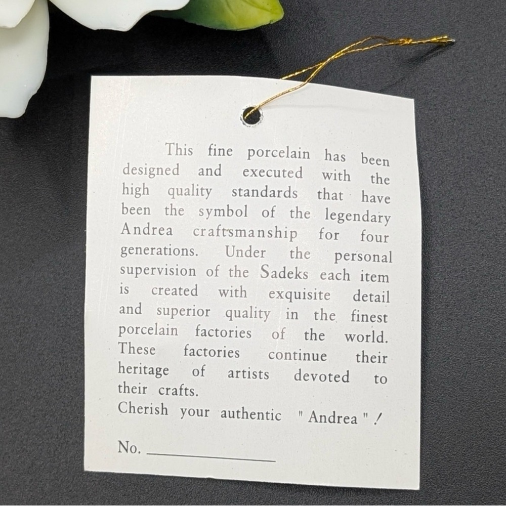 Andrea by Sadek Figurine White Magnolia Flower, Bud and Branch NIB! 15704 - Picture 9 of 10